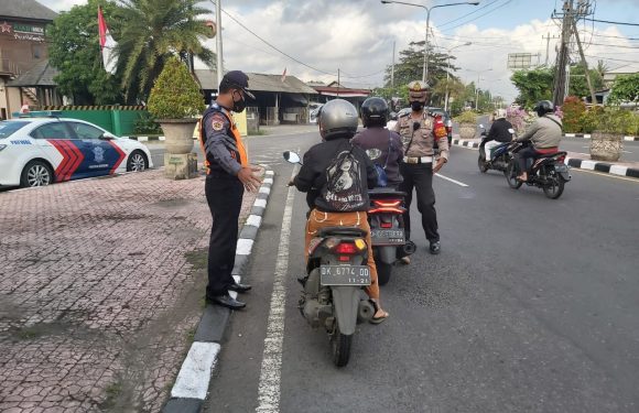 Kegiatan Pengaturan Aktifitas dan Mobilitas Masyarakat serta  Penerapan Prokes, KRYD Covid-19, pembagian masker di wilayah Kodya Denpasar