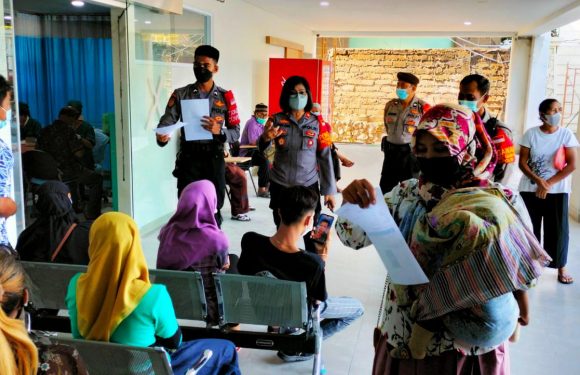 Kapolsek Kuta Berikan Penekanan  Terkait Protokol Kesehatan Pada Pelaksanaan Vaksin Covid-19 Merdeka.