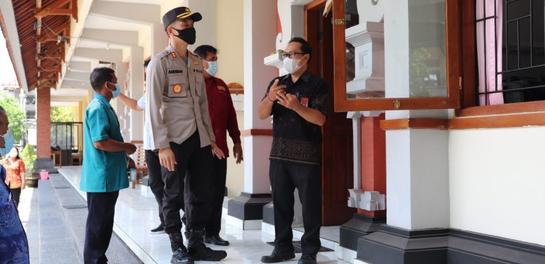 Kapolres Buleleng  Sidak  Penerapan Prokes Saat Proses Belajar Mengajar di Sekolah.
