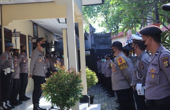 Kapolres Buleleng Bersama Waka Polres Kunjungi Polsek Jajaran,  Tekankan Personel Kerja Baik.