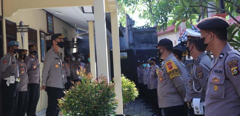 Kapolres Buleleng Bersama Waka Polres Kunjungi Polsek Jajaran,  Tekankan Personel Kerja Baik.
