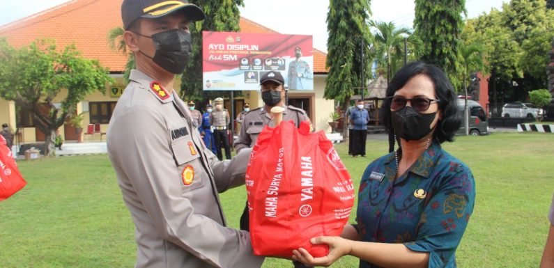 Kapolres Buleleng berikan Vitamin Dan Sembako  Kepada Seluruh Personel.