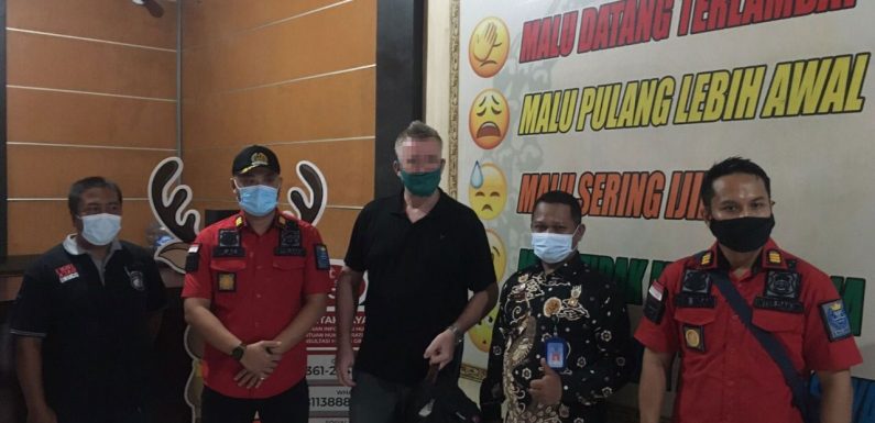 Menunggu Proses Deportasi, WNA  Mantan Terpidana Kasus Penodaan Agama di Pindahkan ke Rudenim Denpasar.