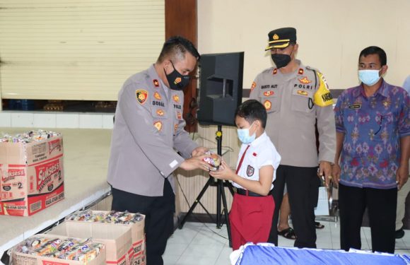 Gerai Vaksin Presisi Bakti Kesehatan Bhayangkara Polres Buleleng Diserbu Ratusan Anak-Anak.