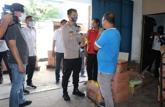 Kapolres Buleleng Sidak Distributor Minyak Goreng.