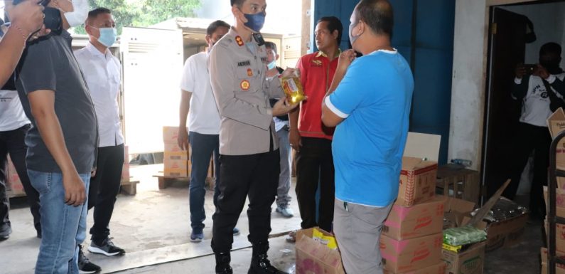 Kapolres Buleleng Sidak Distributor Minyak Goreng.