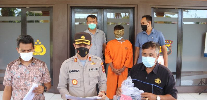 Korban Menangis Setelah Dilakukan Tidak Senonoh Bapak Kandungnya.