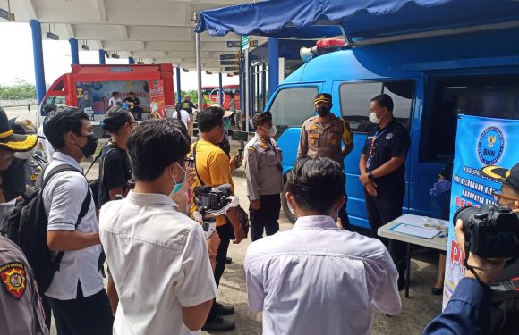 Kapolres Badung Pantau Arus Mudik Lebaran, Pastikan Awak Angkutan Bebas Narkoba.