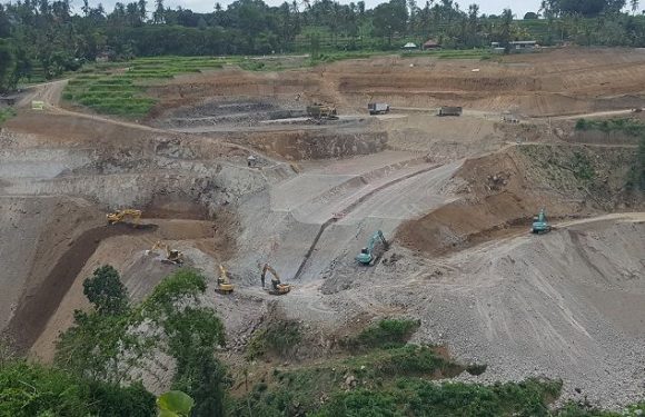 Progres bendungan Tamblang Kabupaten Buleleng Sudah Mencapai 71 persen.