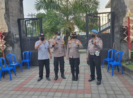 Polsek Kuta Utara Amankan Kegiatan Ibadah Kenaikan  Isa Almasih.