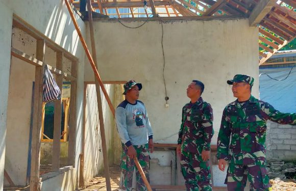 Dandim 1619/Tabanan Tinjau kegiatan Bedah Rumah di Gubug.