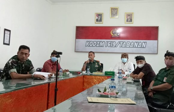 Dandim 1619/Tabanan Paparkan Kesiapan TMMD ke – 114 Melalui Zoom Meeting Kepada Pangdam IX Udayana.