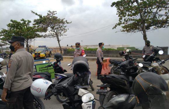 Tekan Aksi Curanmor Personil Polsek Densel Sasar Kantong Parkir Antisipasi Kunci Nyantol.
