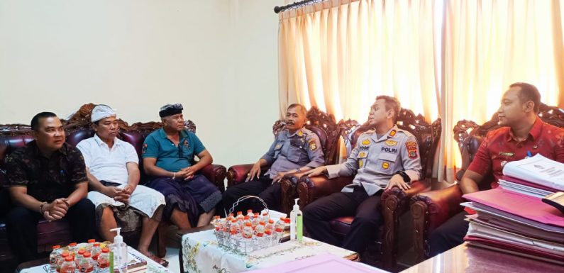 Ciptakan Situasi Kondusif, Kapolsek Kuta Silaturahmi Kamtibmas Bersama Lurah Seminyak Dan Tokoh Masyarakat.