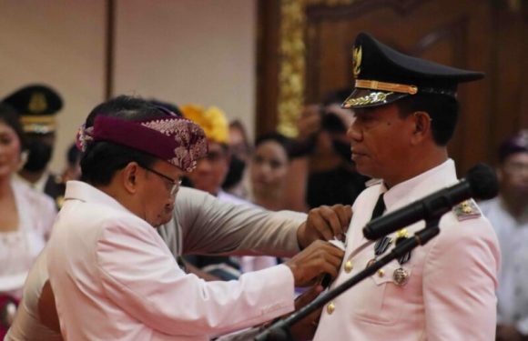 Gubernur Koster Resmi Lantik, I Ketut Lihadnyana Sebagai Pj Bupati Buleleng.