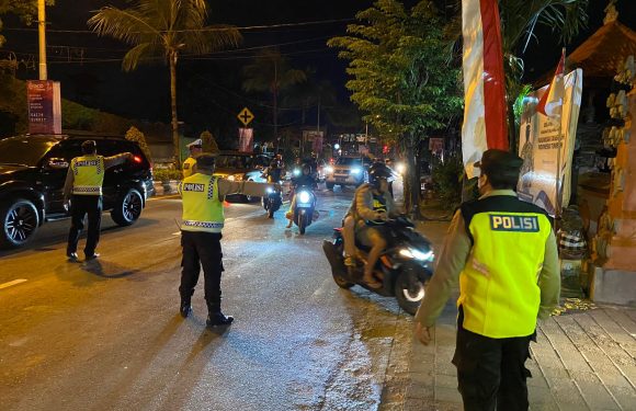 Kapolsek Densel Pimpin Giat KRYD Amankan 3 unit Sepeda Motor tanpa surat.