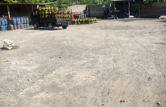 Polisi Gerebek Gudang Gas Oplosan.