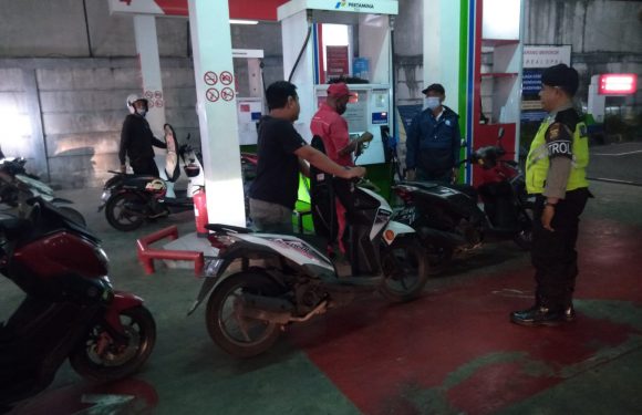 Samapta Abiansemal Sambangi SPBU, Antisipasi Kenaikan BBM.