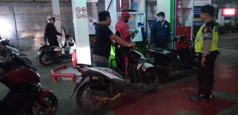 Samapta Abiansemal Sambangi SPBU, Antisipasi Kenaikan BBM.