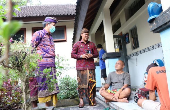 KUNJUNGAN KERJA KE RUTAN KELAS IIB KLUNGKUNG, KAKANWIL KEMENKUMHAM BALI SAMPAIKAN UNTUK TETAP SEMANGAT DAN TERUS BERKARYA.