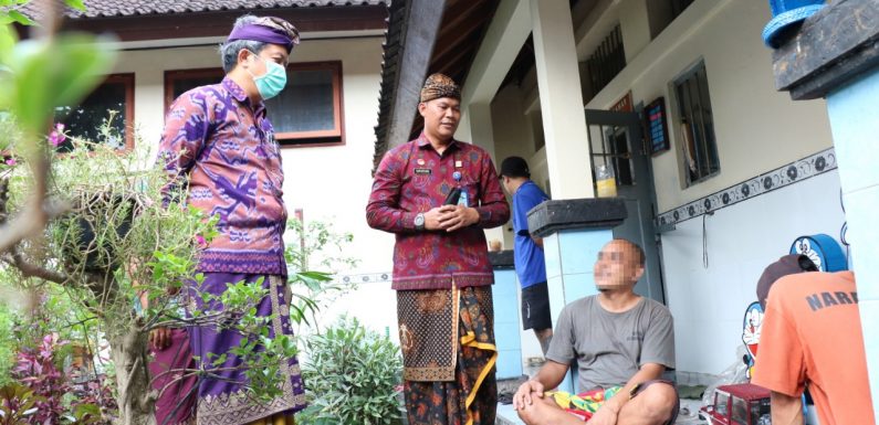 KUNJUNGAN KERJA KE RUTAN KELAS IIB KLUNGKUNG, KAKANWIL KEMENKUMHAM BALI SAMPAIKAN UNTUK TETAP SEMANGAT DAN TERUS BERKARYA.