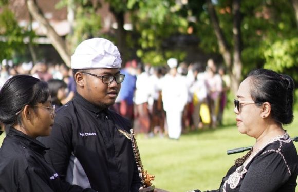 Peringati Hari Sumpah Pemuda, Kepala Sekolah SMAN 5 Denpasar Tekankan Kepada Siswa Agar Menjadi Manusia Yang Beradab.