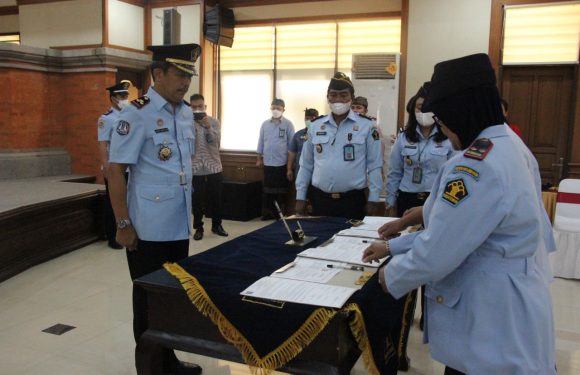 14 PEJABAT ADMINISTRASI JAJARAN PEMASYARAKATAN KANWIL KEMENKUMHAM BALI RESMI DILANTIK.
