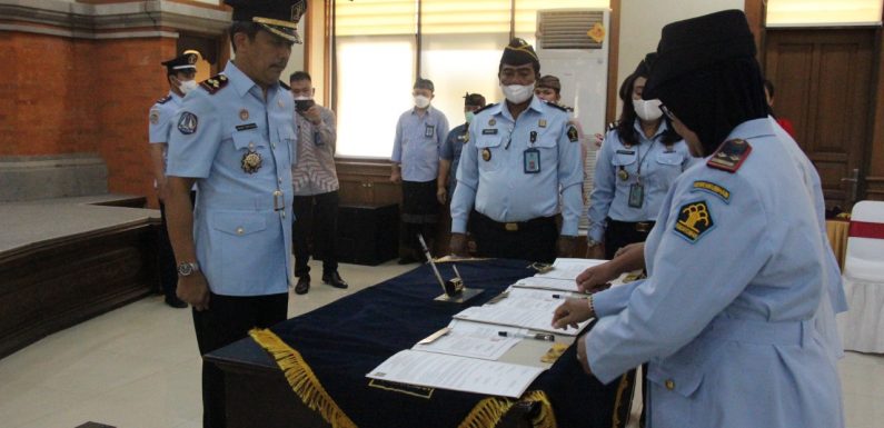 14 PEJABAT ADMINISTRASI JAJARAN PEMASYARAKATAN KANWIL KEMENKUMHAM BALI RESMI DILANTIK.