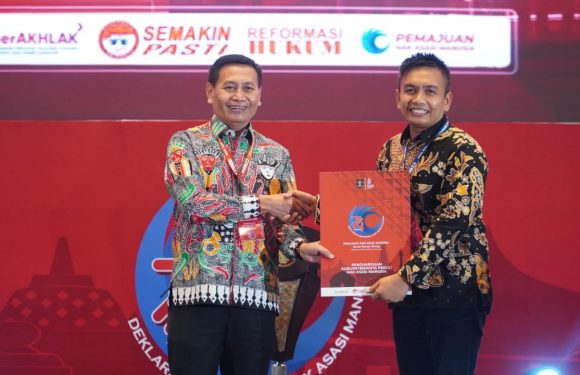 Pemkab Jembrana Raih Penghargaan Sebagai Kabupaten Peduli HAM.