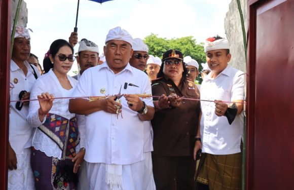 Rampung direhab, Pura Jagatnata Jembrana Dipelaspas.