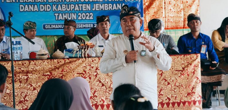 Pemkab  Jembrana Salurkan BLT Dana Intensif Daerah Tahun Anggaran 2022 sebanyak  1800 Orang