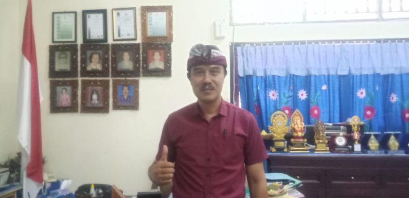 SMK 3 Denpasar Mengadakan Kegiatan Pasraman Kilat dan Pengembangan Kegiatan Ekstra Secara Mandiri Pada Liburan Sekolah.