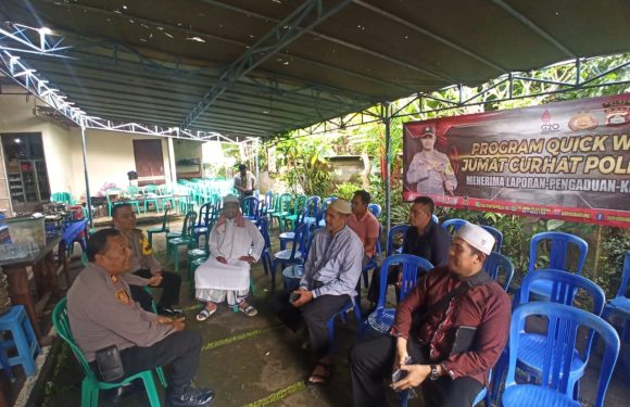 Kapolsek Petang Menggelar “ Jum,at Curhat”  Bersama Tokoh Masyarakat Dan Warga.