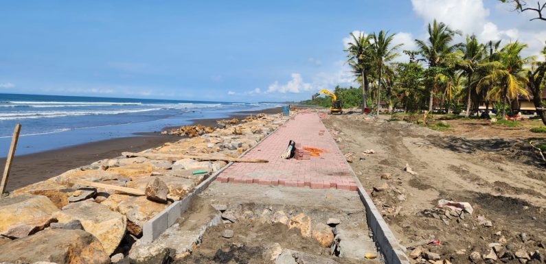 Proyek Pengamanan Pantai Pengeragoan Kabupaten Jembrana Saat ini Sudah Mencapai Progres 94 Persen.