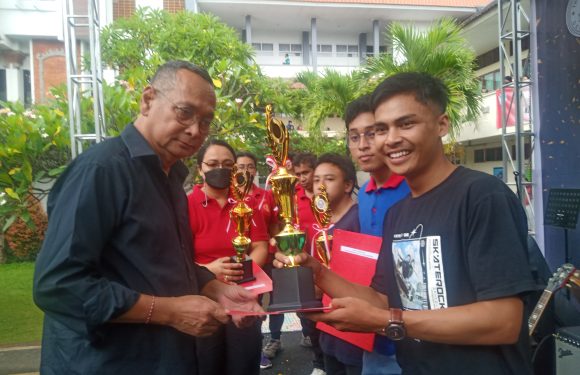 Ketua Yayasan Dwijendra  Denpasar Tekankan, Sekolah Dwijendra Harus Lebih Baik Dari Sekolah Negeri.