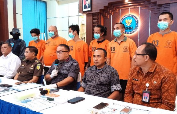 Enam Tersangka Kasus Narkotika di Amankan BNN Provinsi Bali.