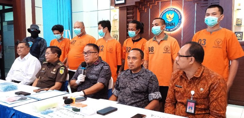 Enam Tersangka Kasus Narkotika di Amankan BNN Provinsi Bali.