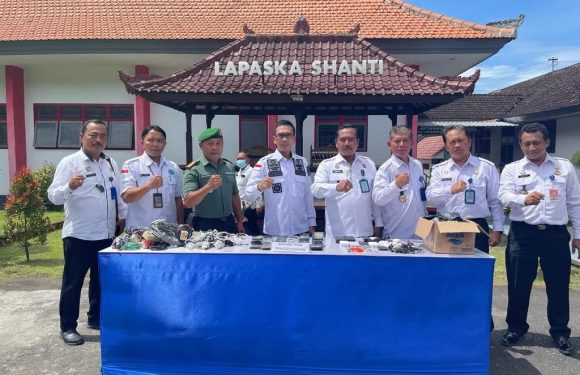ATASI PENYALAHGUNAAN NARKOTIKA, KADIVPAS BALI BUKA REHABILITASI SOSIAL DI LAPAS KARANGASEM.