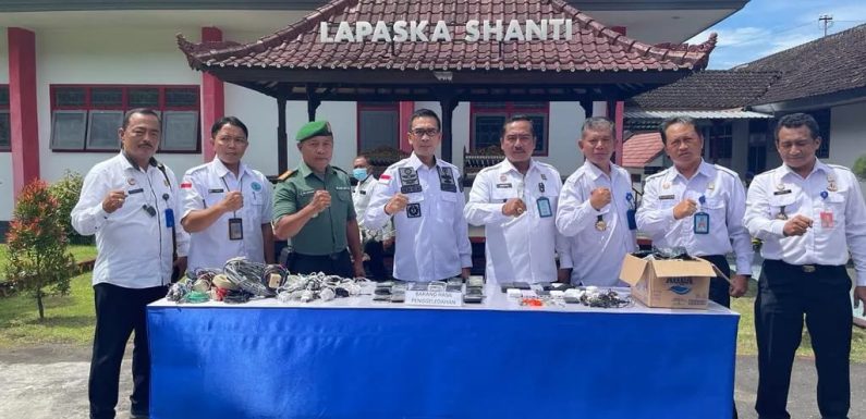ATASI PENYALAHGUNAAN NARKOTIKA, KADIVPAS BALI BUKA REHABILITASI SOSIAL DI LAPAS KARANGASEM.