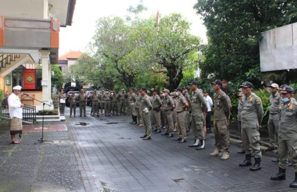 Sekda Kota Denpasar Tekankan Satpol PP Tidak Arogan Dalam Melaksanakan Tugas.