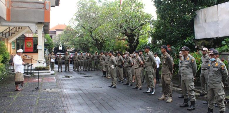 Sekda Kota Denpasar Tekankan Satpol PP Tidak Arogan Dalam Melaksanakan Tugas.