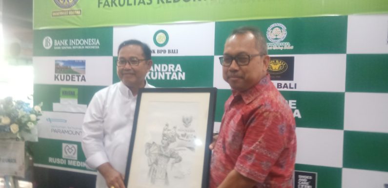 Sebanyak 71 Lukisan Dokter Bagus Darmayasa Dipamerkan di Lobby Utama Fakultas Kedokteran UNUD Denpasar,