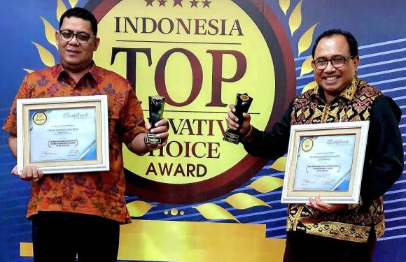 Kepala Sekolah SMA Negeri 4 Denpasar I Made Sudana, S.Pd, M.Pd Meraih Penghargaan Sebagai Sekolah Reputasi Berkualitas Terbaik.