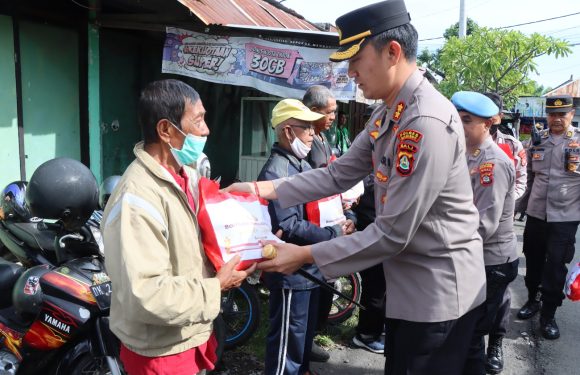Sentuhan Kemanusiaan Dari Kapolres Buleleng Kepada Ojek Tradisional Dan Ojek Online.