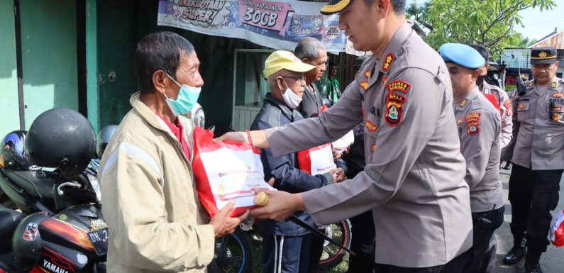 Sentuhan Kemanusiaan Dari Kapolres Buleleng Kepada Ojek Tradisional Dan Ojek Online.