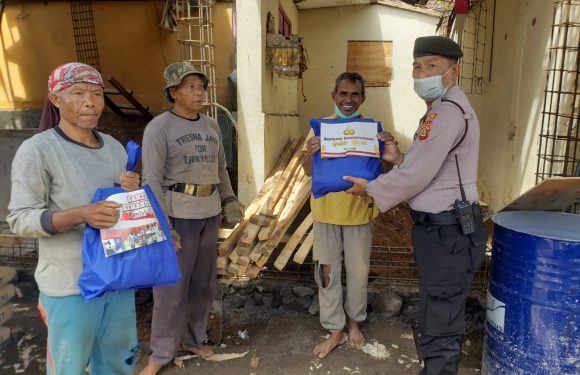 Sejumlah Buruh Bangunan Terima Baksos Kapolres Badung.