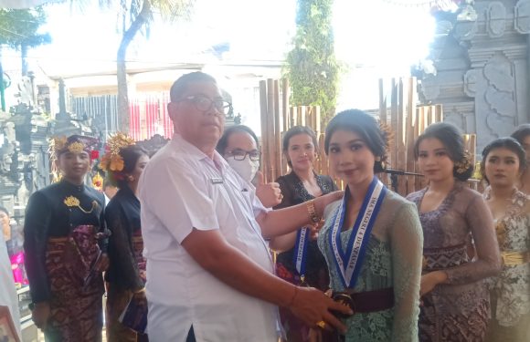Pelepasan Siswa Kelas XII SMA 4 Denpasar Yang Dilaksanakan di Sekolah Berjalan Dengan Lancar.