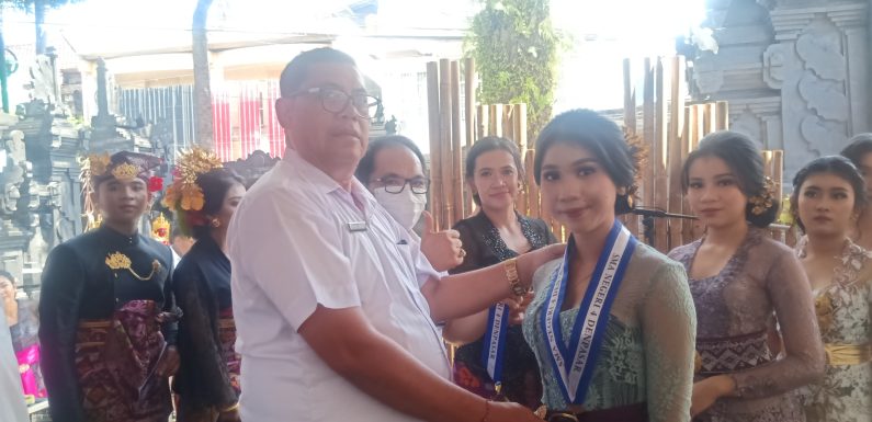 Pelepasan Siswa Kelas XII SMA 4 Denpasar Yang Dilaksanakan di Sekolah Berjalan Dengan Lancar.