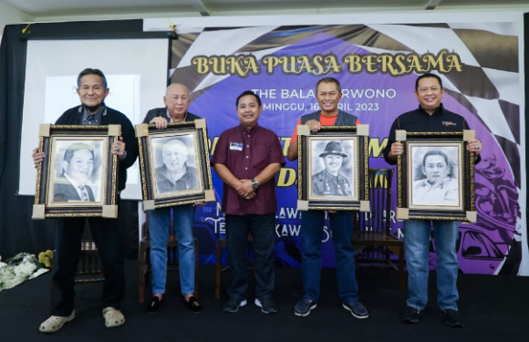 Dokter Bagus Darmayasa Hadiri Bukber  Komunitas Pembalap 3 Djaman di The Balai Sarwono Jakarta Selatan.