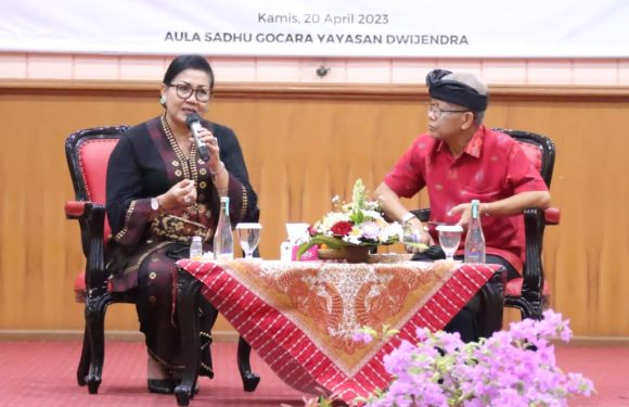 Dalam Rangka memperingati Hari Kartini Yayasan Dwijendra menggelar Talk Show dengan Tema “ Meningkatkan Peran Ibu Dalam Menjadikan Anak Yang Suputra ”.